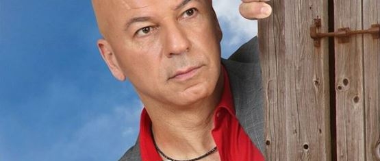 Cacioppo durante un'esibizione